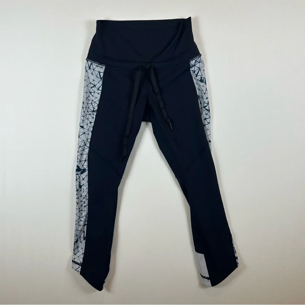 Lululemon‎ Women's Navy Blue Retreat 7/8 Pant Leggings
